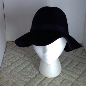 Vince Camuto Hat